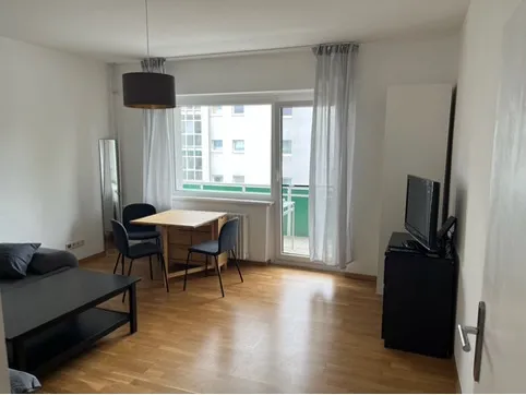 2-Zimmer-Wohnung mit Balkon in Berlin-Reinickendorf (befristetet) — photo 1
